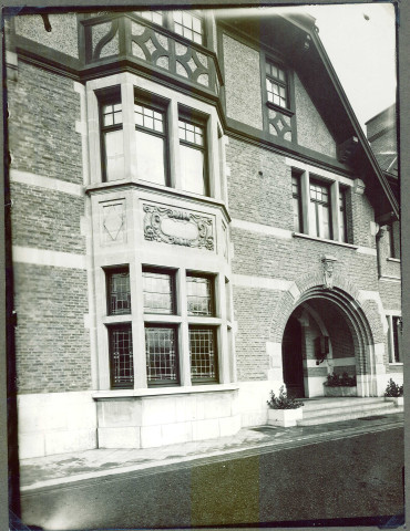 Façade du château Debosque