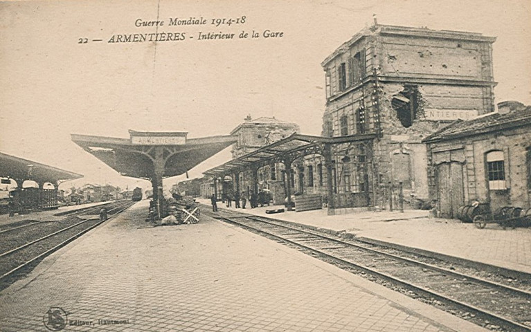 Quais de la gare en ruines