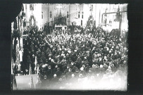 Messe dans une église provisoire
