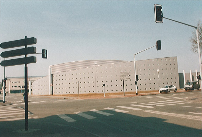 Vue extérieure de la salle omnisports Jean Rostand