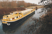 Péniche de la région Nord-Pas-de-Calais à la base des Prés du Hem