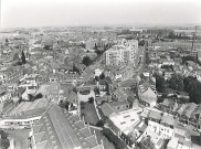 Vue aérienne de la place du marché aux toiles, de la rue de Dunkerque et de la rue des Fusillés