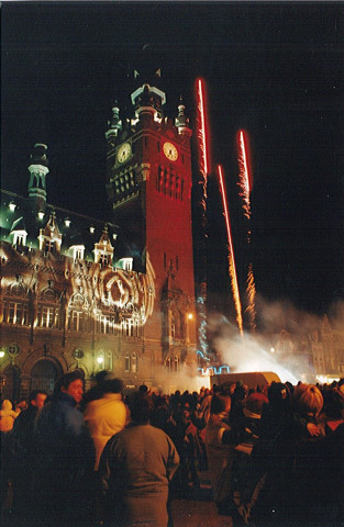 Feu d'artifice au centre-ville lors des fêtes de Noël