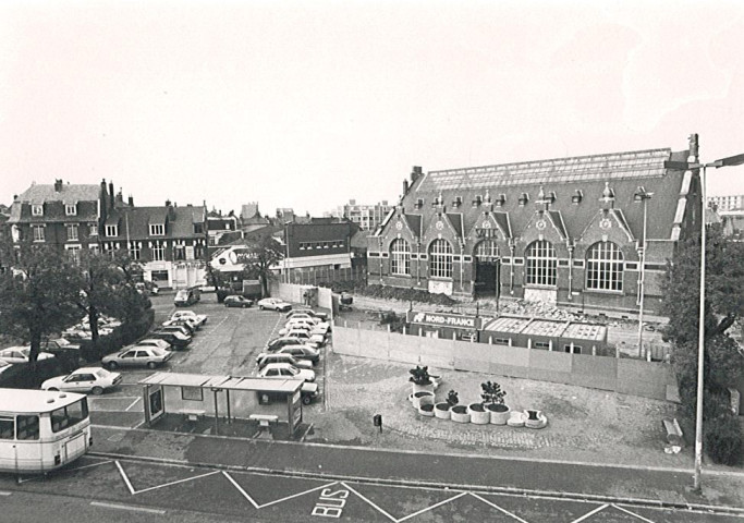 Vue aérienne du démarrage des travaux de transformation de la salle des fêtes en Vivat