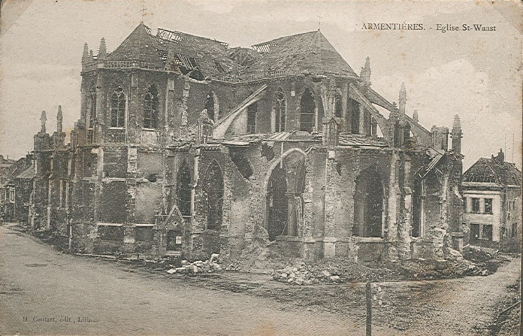 Intérieur de l'église Saint-Vaast en ruines