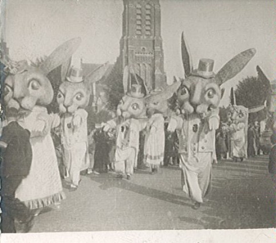 Défilé au centre-ville à l'occasion d'une fête