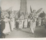 Défilé au centre-ville à l'occasion d'une fête