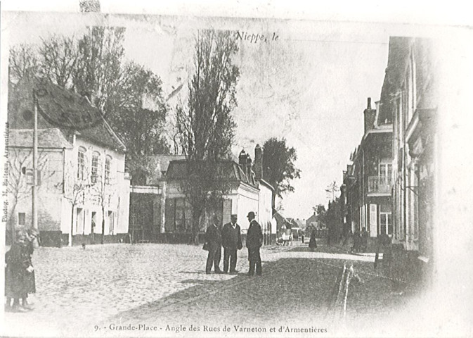 Grande Place, angle de la rue de Varneton et de la rue d'Armentières