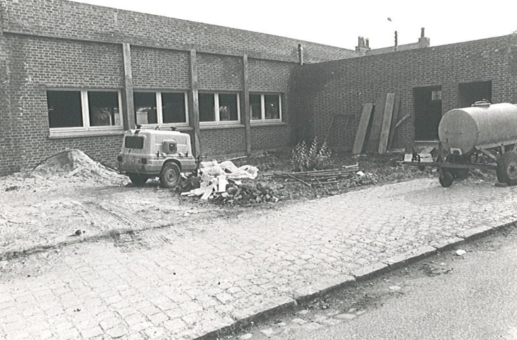 Construction de la salle polyvalente Renan, foyer de jeunes et club du 3e âge