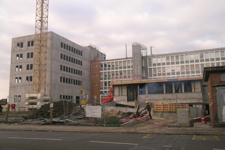 Construction du bâtiment de la caisse primaire d'assurance maladie (CPAM)