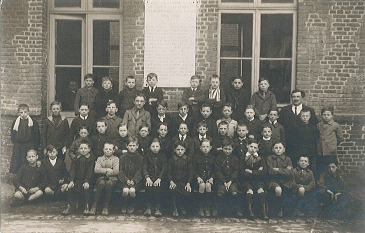 Photo de classe au Lycée Paul Hazard