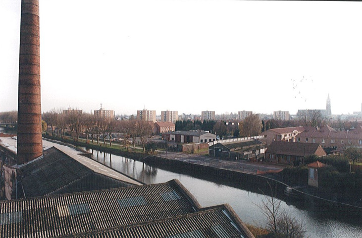 Vue aérienne de l'usine textile Toulemonde avant démolition