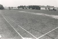 Terrain de football, foyer de jeunes