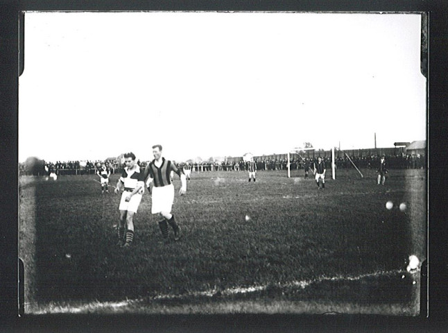 Match de football [au stade municipal]