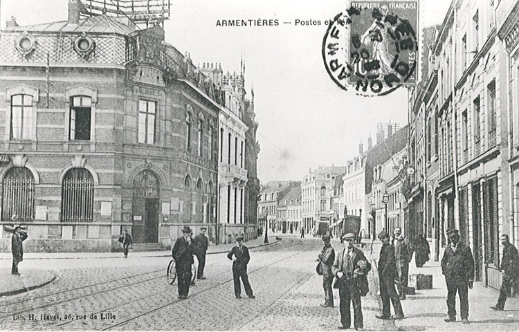 Rue de Lille et vue sur l'hôtel des postes et télégraphes