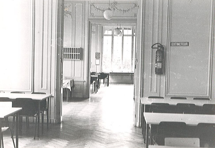 Salle de restaurant au château des Hellandes