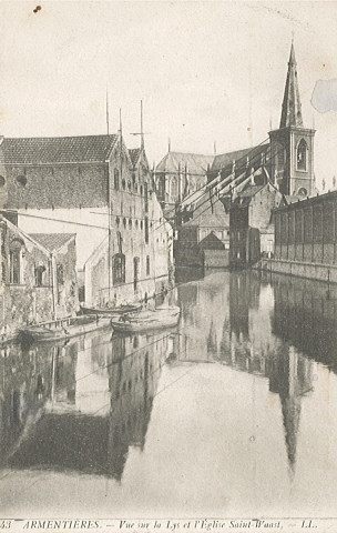 Lys, halles et église Saint-Vaast depuis le pont de Flandre