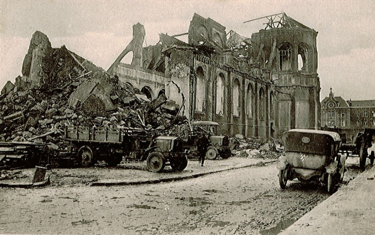 Vue arrière de l'église Notre-Dame du Sacré-Cœur en ruines