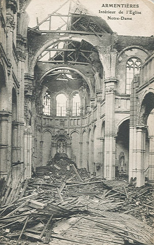 Intérieur de l'église Notre-Dame du Sacré-Cœur en ruines