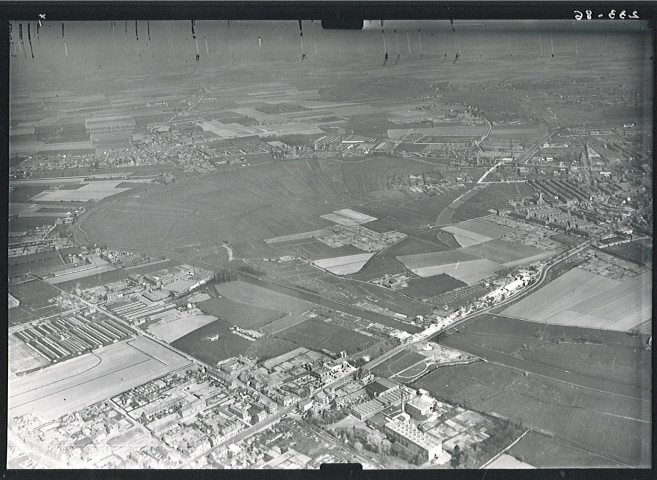 Vue aérienne de Nieppe, Armentières et du pont de Nieppe en construction