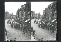 Cortège festif rue de Lille [sociétés de pêche]