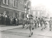 Défilé de musique militaire américaine pour la fête des Nieulles