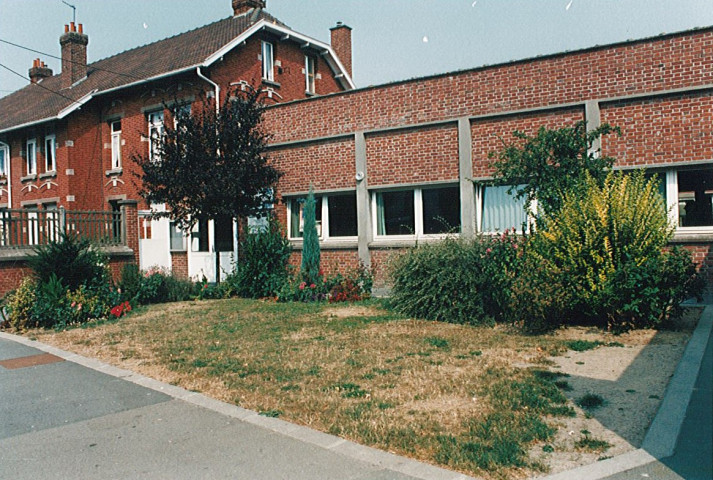 Façade du foyer Renan (club du 3e âge et foyer de jeunes)