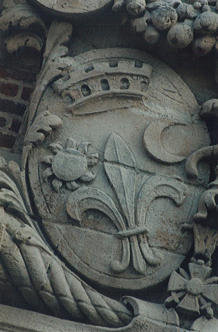 Blason d'Armentières sur la façade de la chambre de commerce et d'industrie