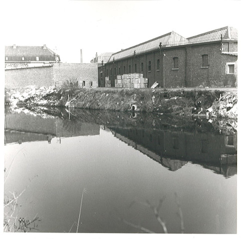 Lys passant derrière les usines route d'Houplines à Armentières et rue Victor Hugo à Houplines