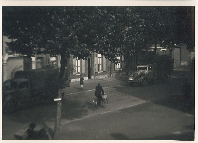 Passage d'un camion allemand rue du faubourg de Dunkerque