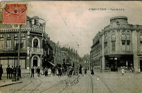 Entrée de la rue de Lille, épicerie Salomé et pharmacie universelle Dufour