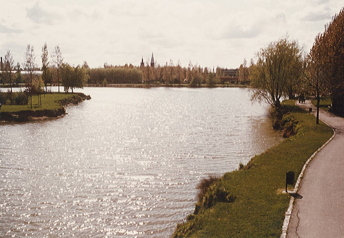 Étang de pêche du complexe sportif Léo Lagrange