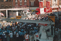 Coureurs franchissant la ligne d'arrivée, tour de France
