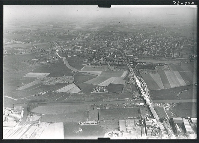 Vue aérienne de Nieppe, Armentières et du pont de Nieppe en construction