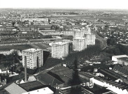 Vue aérienne des immeubles de l'avenue Aristide Briand et du quai de Beauvais