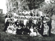 Photographie de classe des élèves du collège de jeunes filles
