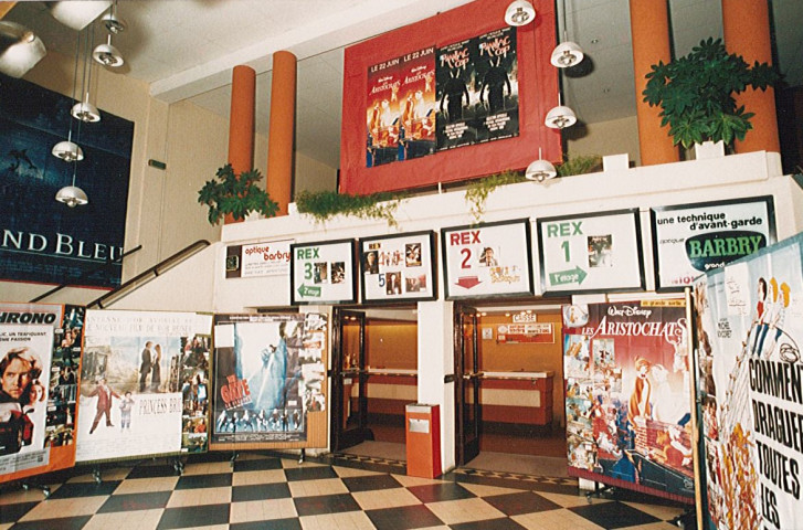 Hall d'entrée du cinéma « Le Rex »