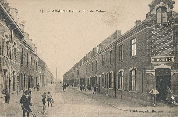 Rue de Valmy et café « à l'aviation »