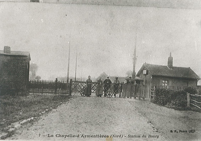 Barrière de chemin de fer à la station du bourg