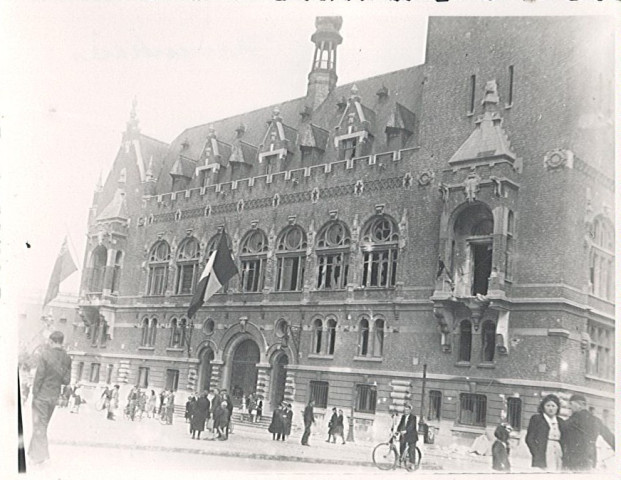 Hôtel de ville et la Grand'Place