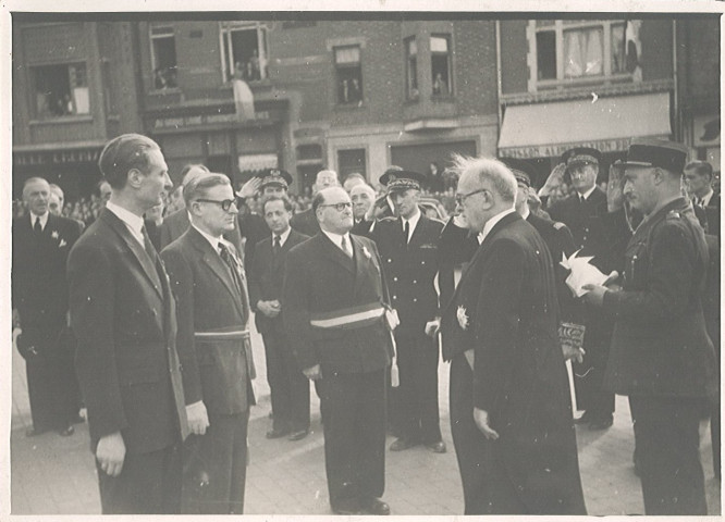 Visite officielle du président de la république Vincent Auriol, remise de la légion d'honneur à Georges Vankemmel