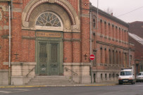 Façade de la piscine municipale