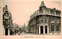 Hôtel des postes au coin et rue de Lille