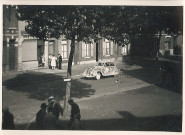 Passage d'un véhicule allemand rue du faubourg de Dunkerque