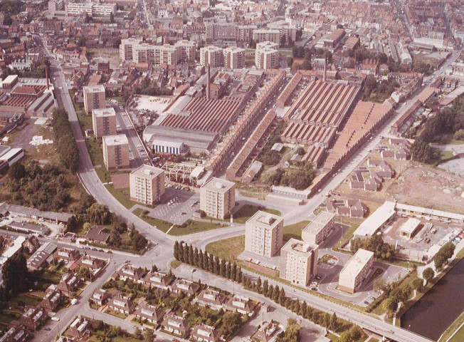 Vue aérienne de l'avenue Aristide Briand et de la rue Raymond Lis