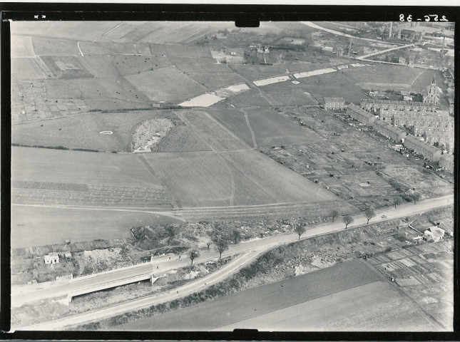 Vue aérienne du creusement du canal de dérivation de la Lys aux Prés du Hem