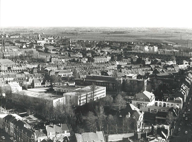 Vue aérienne du quartier Chanzy route d'Houplines et du collège Desrousseaux