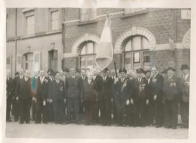 Cérémonie de remise de drapeau à la section d'Armentières des anciens cheminots combattants