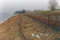 Consolidation des berges du lac à la base des Prés du Hem