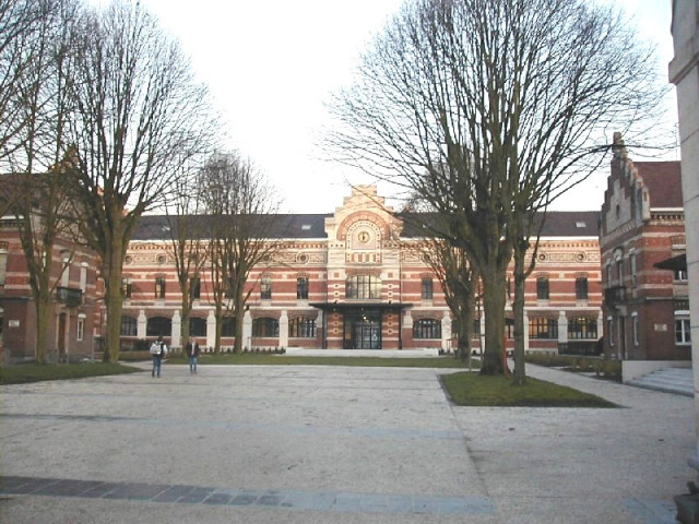 Façade du lycée Gustave Eiffel